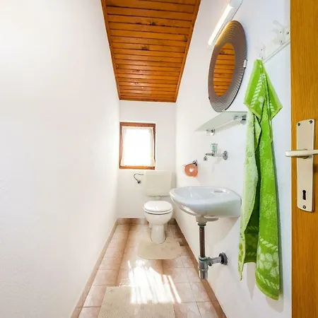Apartment Matkos - With Garden And Terrace *