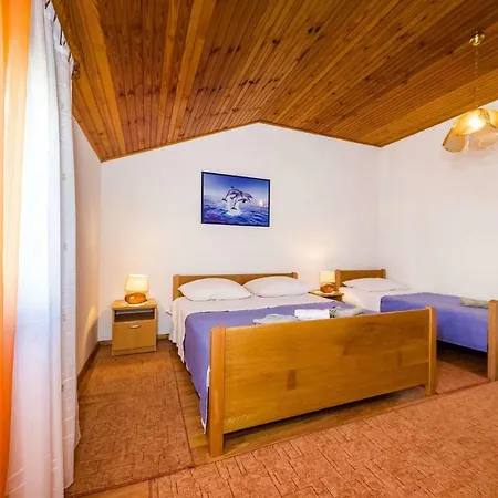 Matkos - With Garden And Terrace Apartment Nin