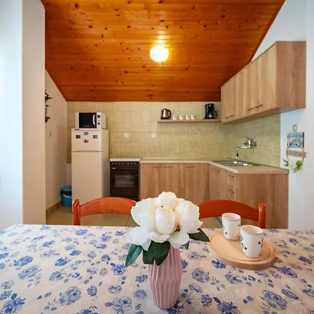 Matkos - With Garden And Terrace * Nin